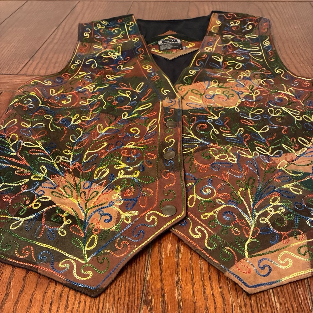 AJ Suede Vest Women’s S Patchwork Floral Embroidered Multicolor Leather